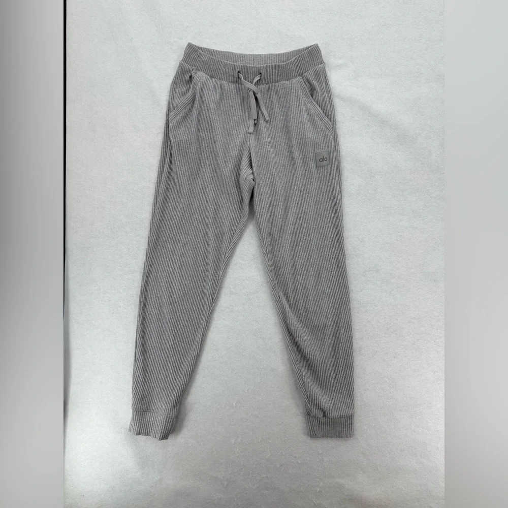 Alo Yoga Muse Sweatpant Athletic‎ Heather Grey Size Medium - Picture 4 of 12